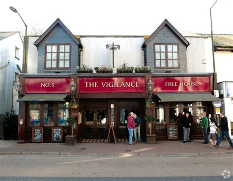 Yes @ The Edge, 33 Fore St, Brixham, TQ5 9BZ .